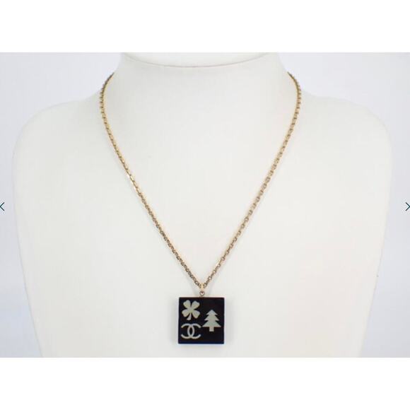 ❌❌𝑆𝑂𝐿𝐷❌❌Vintage Chanel Clover Necklace - Picture 3 of 4